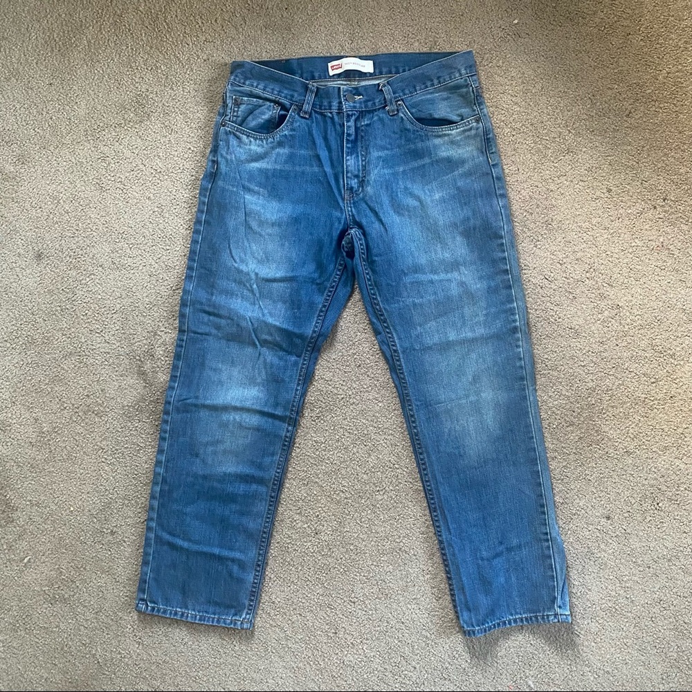 505 Levi’s in a blue wash.